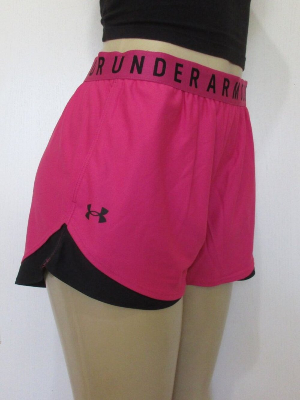 New UNDER ARMOUR Active Shorts Size Large Pink/Black Loose Fit